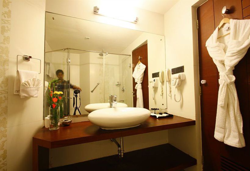 Hotel Grt Grand Estancia Salem 11