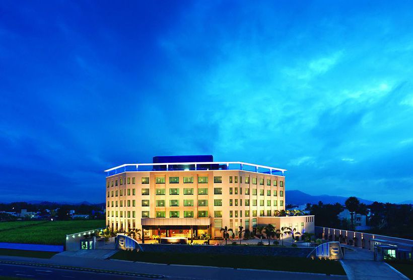 Hotel Grt Grand Estancia Salem 14