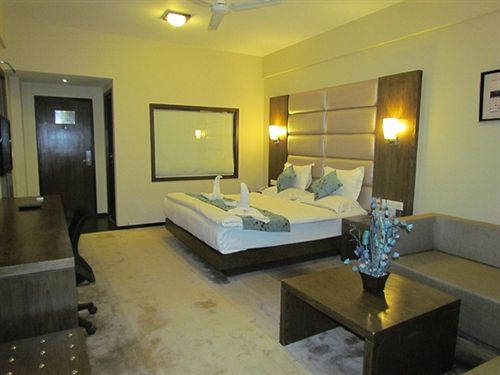 Hotel Pine Spring Wazir Bagh 10