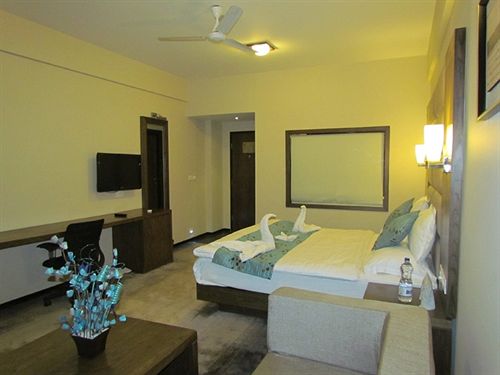 Hotel Pine Spring Wazir Bagh 4