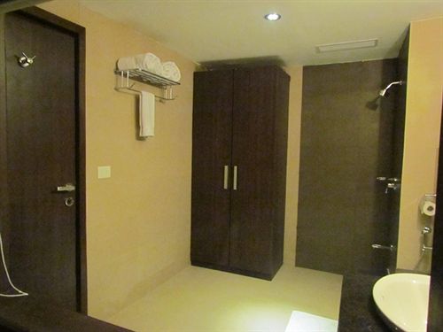 Hotel Pine Spring Wazir Bagh 8