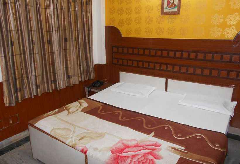 Hostel Ajay International