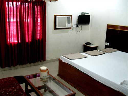 Hostel Ajay International 18