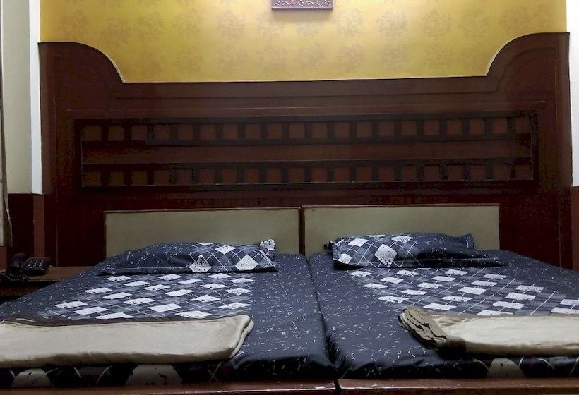 Hostel Ajay International 4