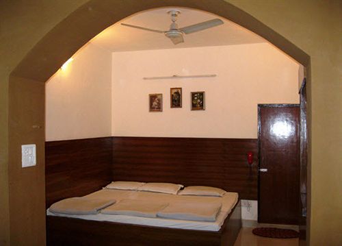 Hostel Ajay International 7