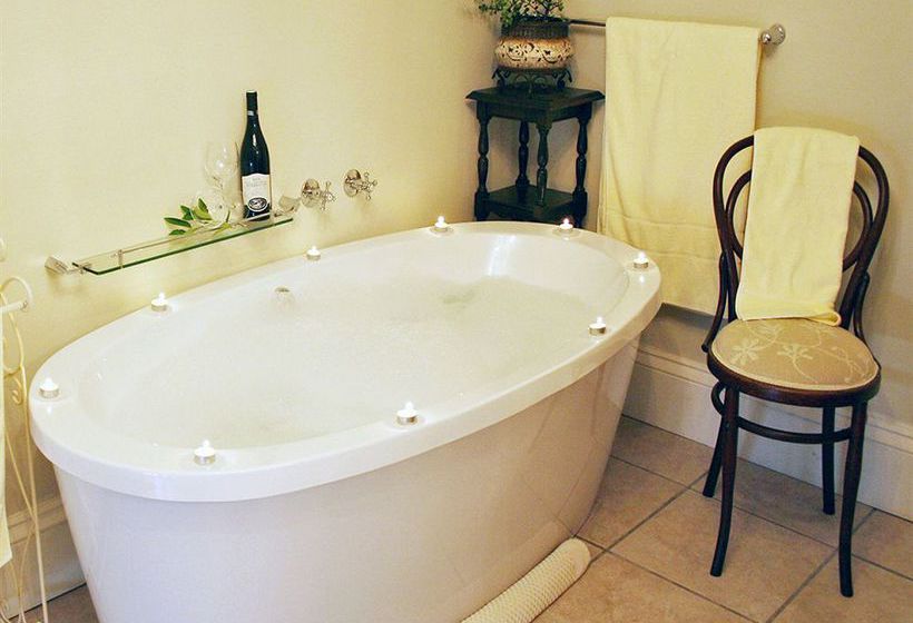 Amakhala Game Reserve - Leeuwenbosch Country House 10