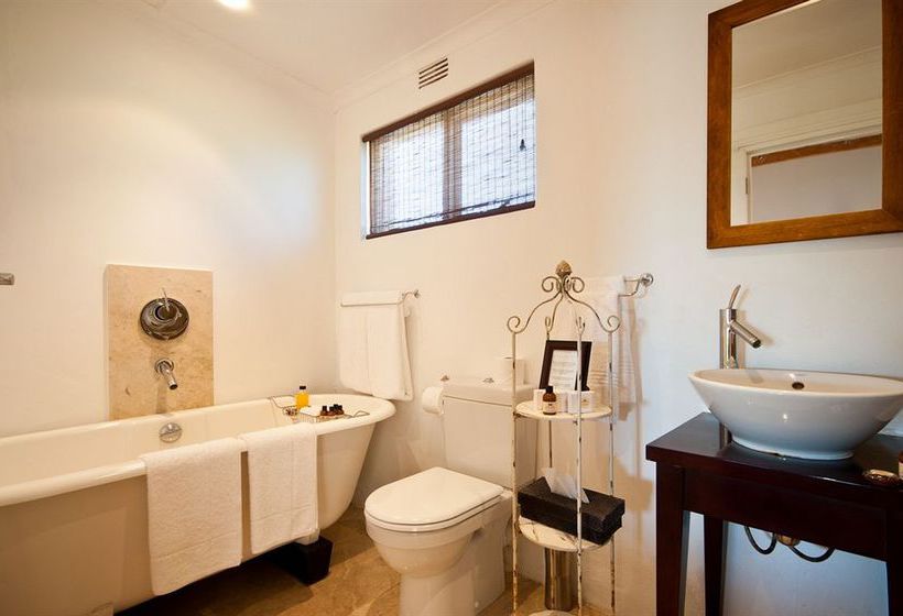 Amakhala Game Reserve - Leeuwenbosch Country House 7