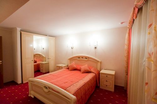 Hotel Tver 18