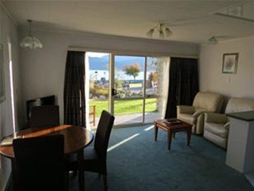 Fiordland Lakeview Motel And Apartments 10