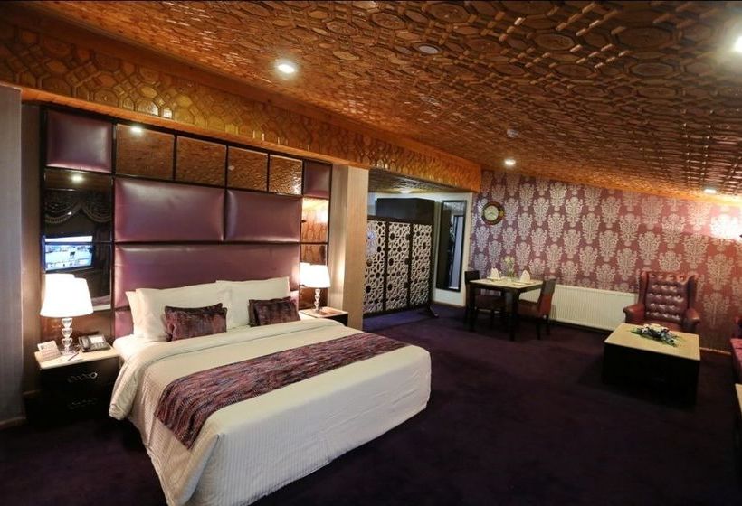 Batra Hotel And Residences 11