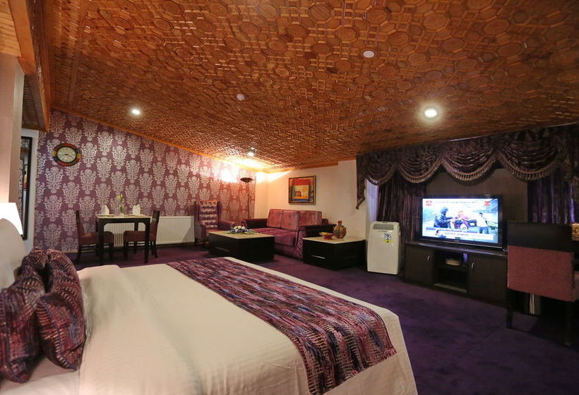 Batra Hotel And Residences 12