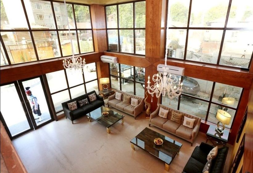 Batra Hotel And Residences 8