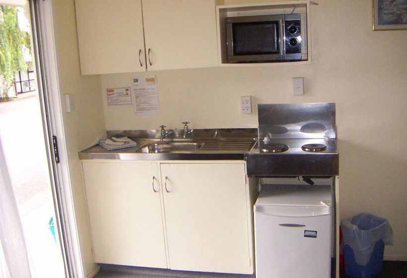 Family Motel At Camilla Court 2