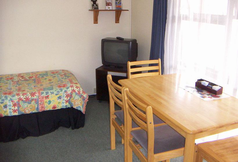 Family Motel At Camilla Court 5