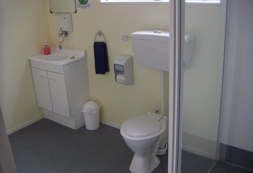 Family Motel At Camilla Court 8