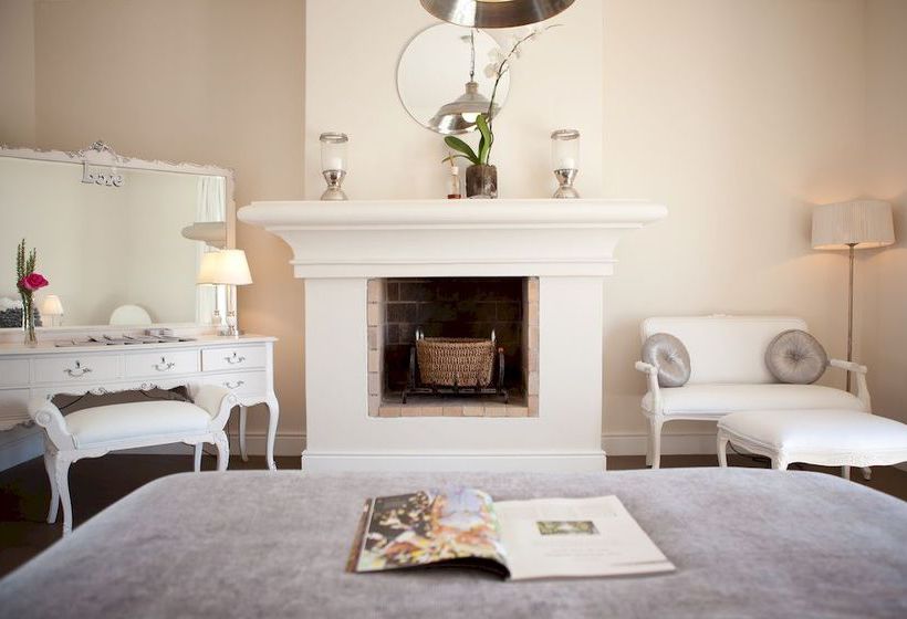 Pension Hawksmoor House 16