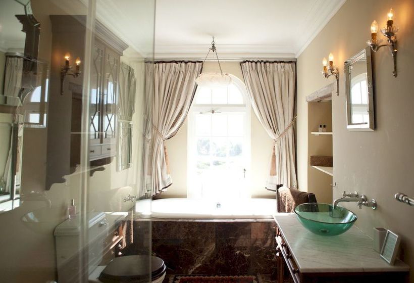 Pension Hawksmoor House 17