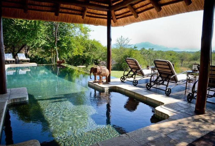 Pension Khaya Ndlovu Manor House 14