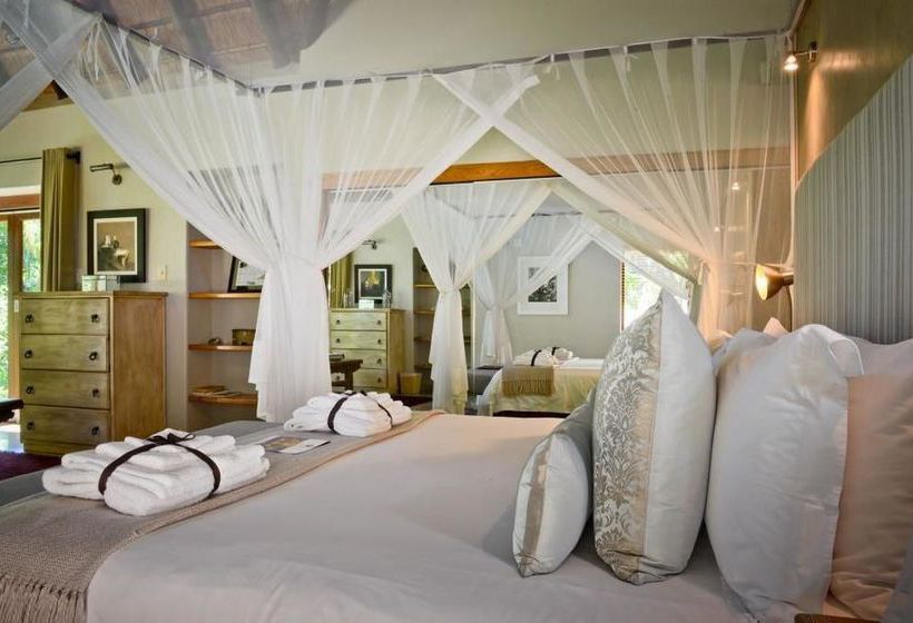 Pension Khaya Ndlovu Manor House 7