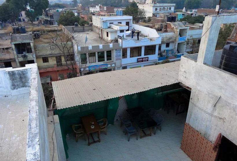 Hostel Friends Paying Guest House 11