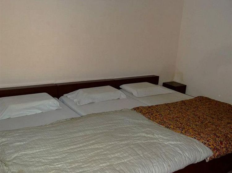 Hostel Friends Paying Guest House 12