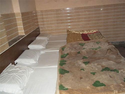 Hostel Friends Paying Guest House 20