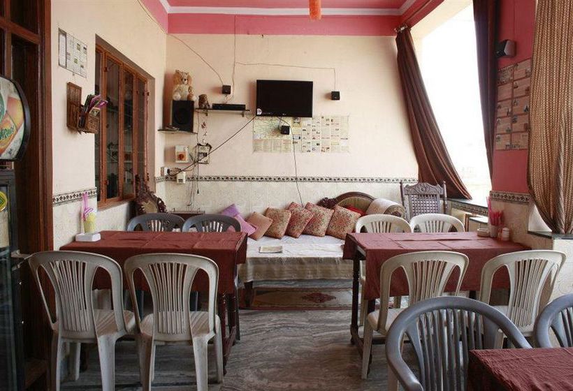 Hostel Friends Paying Guest House 4