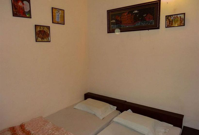 Hostel Friends Paying Guest House 6