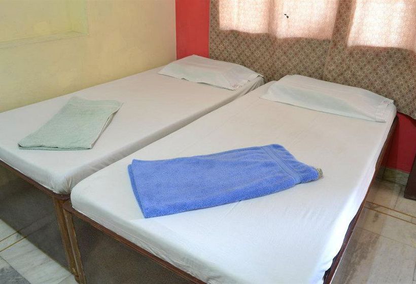 Hostel Friends Paying Guest House 8