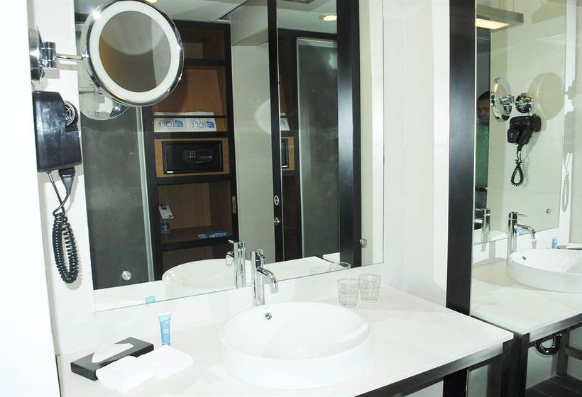 Hotel Aloft Ahmedabad 5