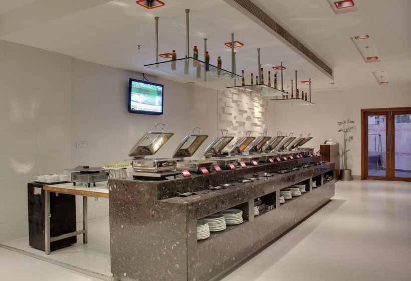 Hotel Aloft Ahmedabad 8