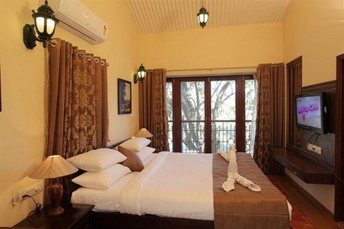 Bed and Breakfast The Colonial Manek Manor 10