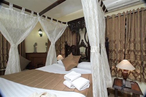 Bed and Breakfast The Colonial Manek Manor 4