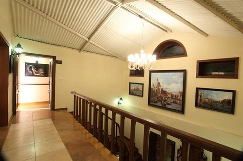 Bed and Breakfast The Colonial Manek Manor 9