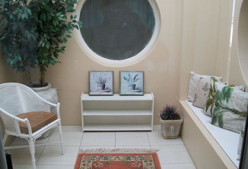 Bed and Breakfast Sea Whisper Guest House 12