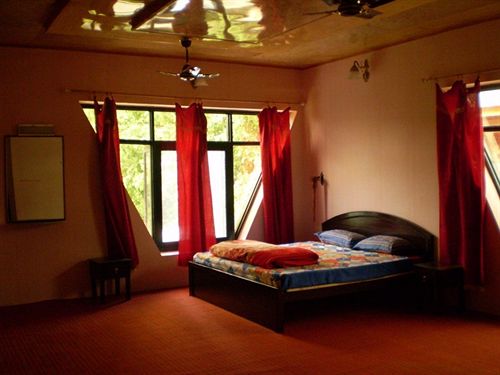 Pensione Shalimar Enclave 10