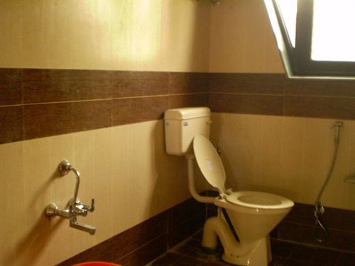 Pensione Shalimar Enclave 8