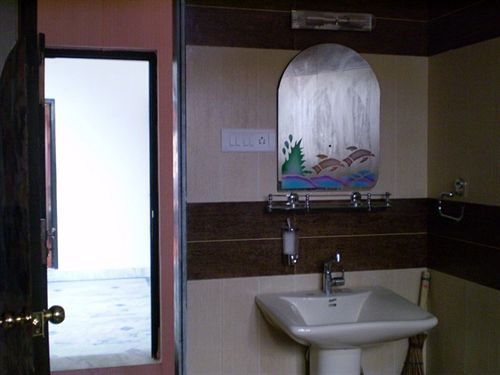 Pensione Shalimar Enclave 9