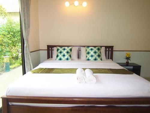 Hotel Airport Overnight 12