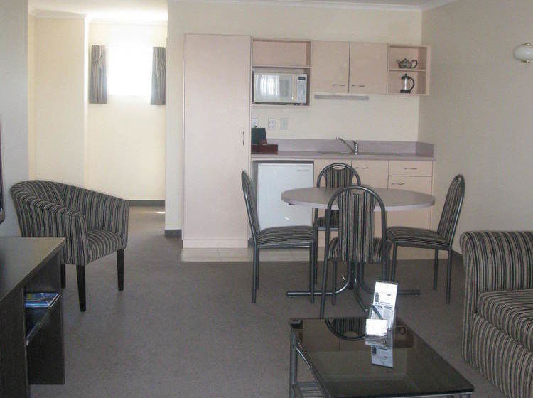 Anchorage Motor Lodge 13