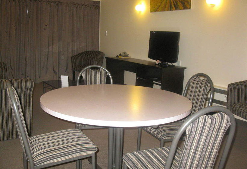 Anchorage Motor Lodge 9