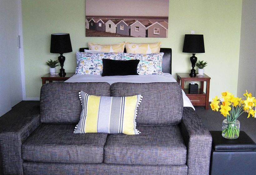 Pension Acorns Wellington 10