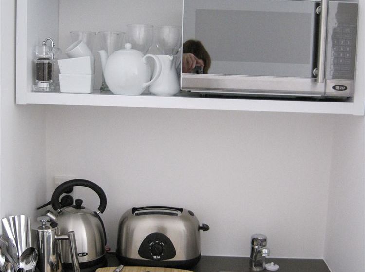 Pension Acorns Wellington 17