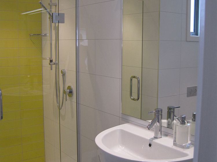 Pension Acorns Wellington 18