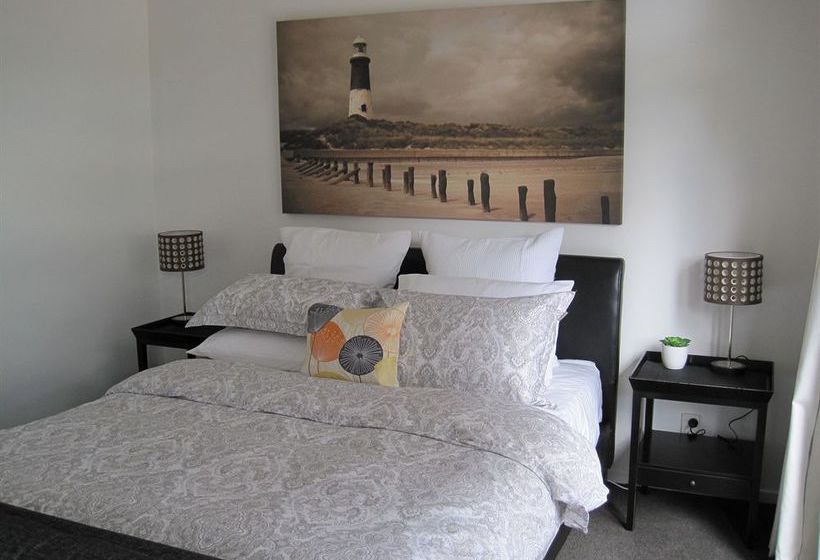 Pension Acorns Wellington 3