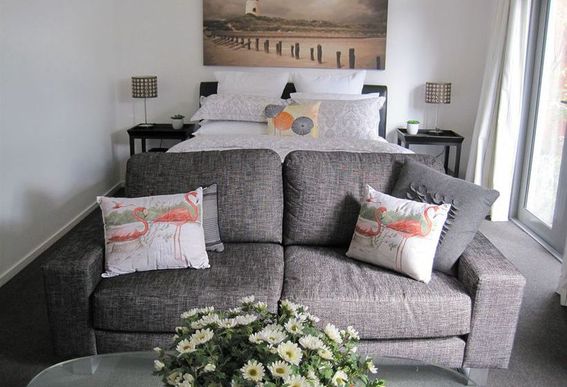 Pension Acorns Wellington 5