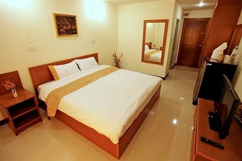 Hotel Rafael Mansion Bangkok Airport 10