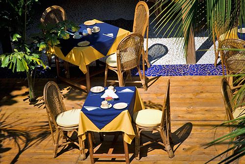 Pensión Bougainvillea Guest House 17