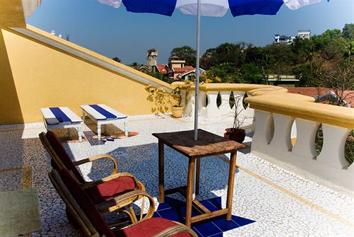 Pensión Bougainvillea Guest House 18