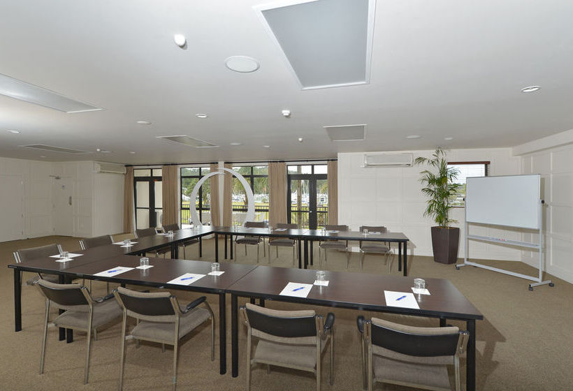 Quality Hotel Oceans 13